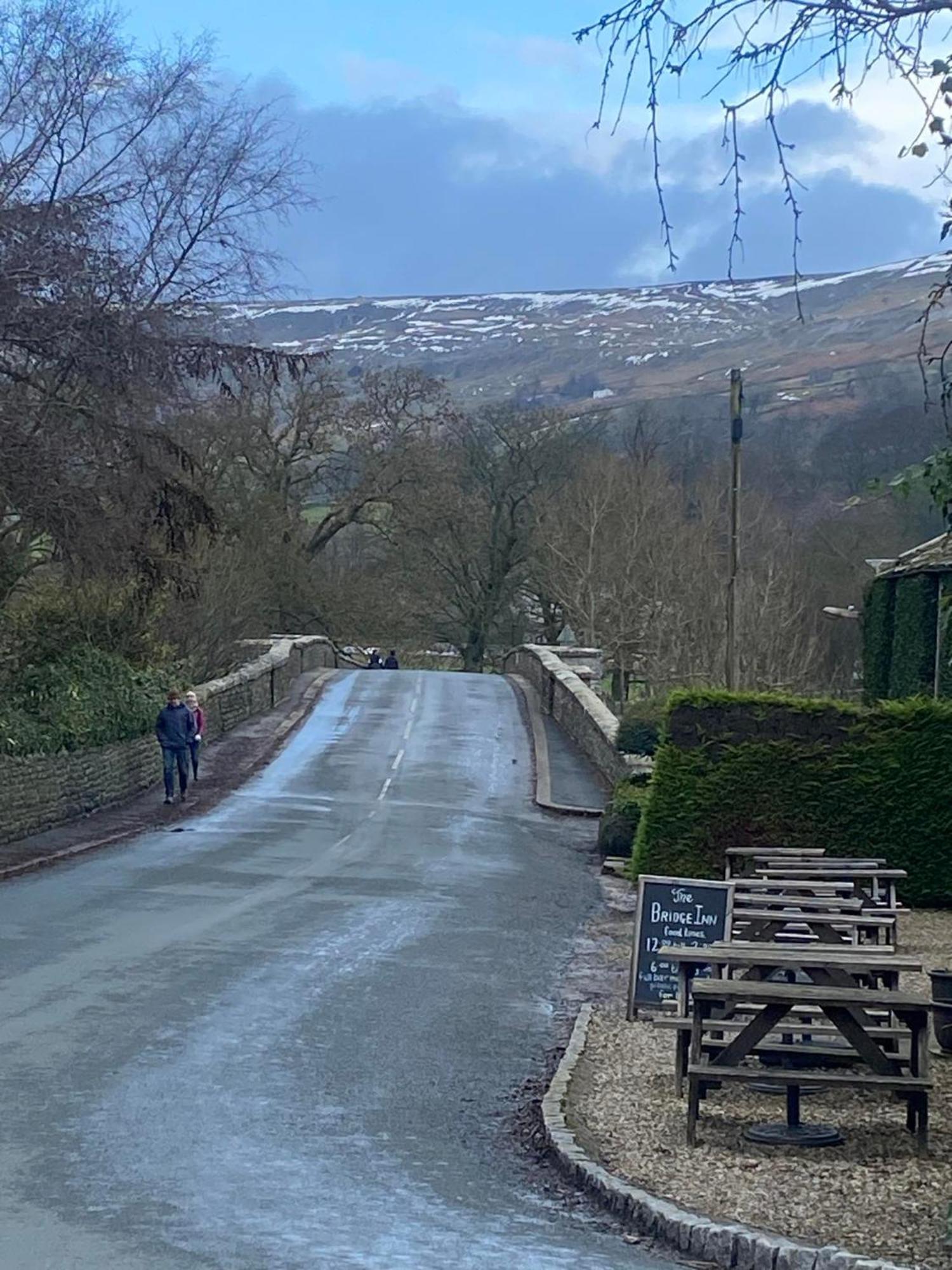 The Bridge Inn Reeth Exterior photo